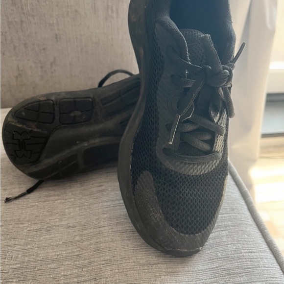 Under Armour Black Trainers size3.5 - Picture 2 of 2